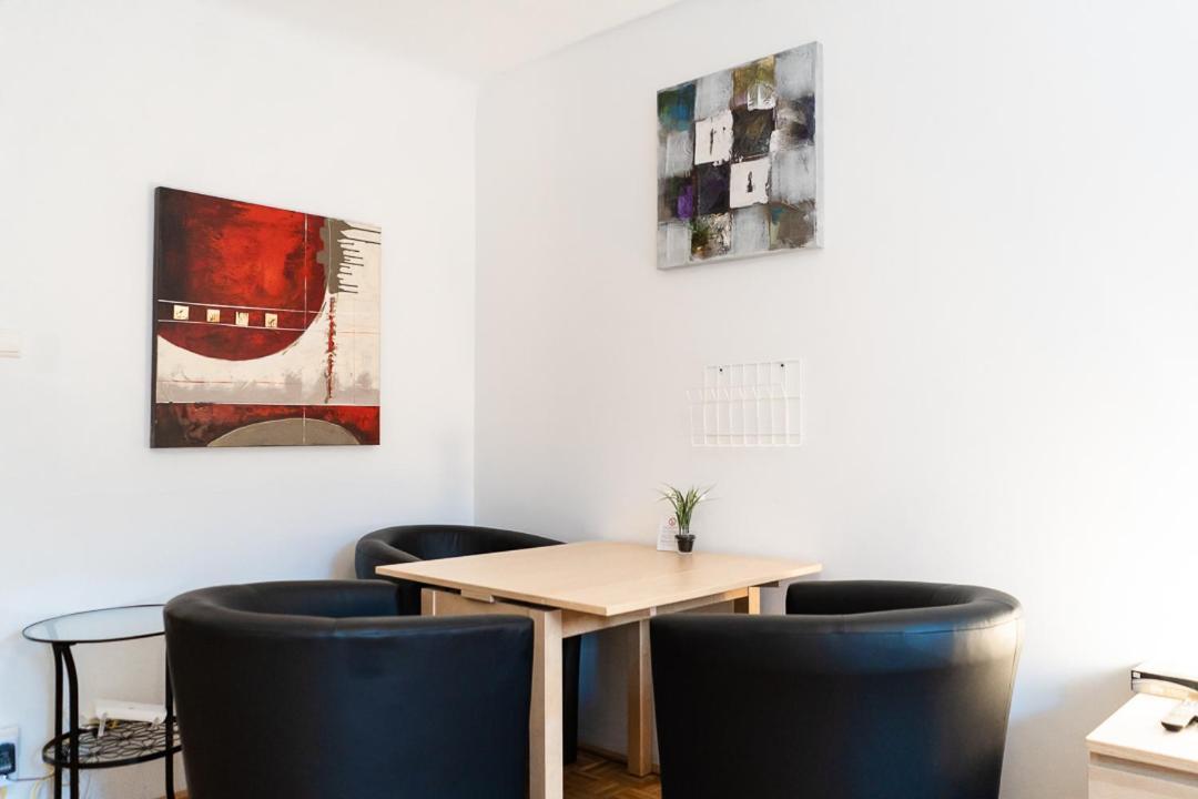 וינה Central Living - Stephansdom Apartments חדר תמונה